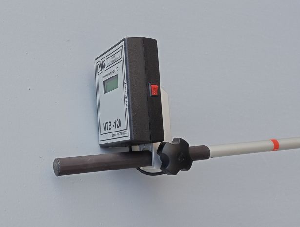 Прибор для измерения температуры воды в бассейнах гидротермической обработки древесины ИТВ-120